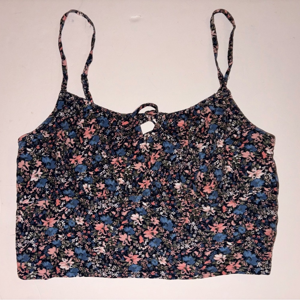 Hollister size M